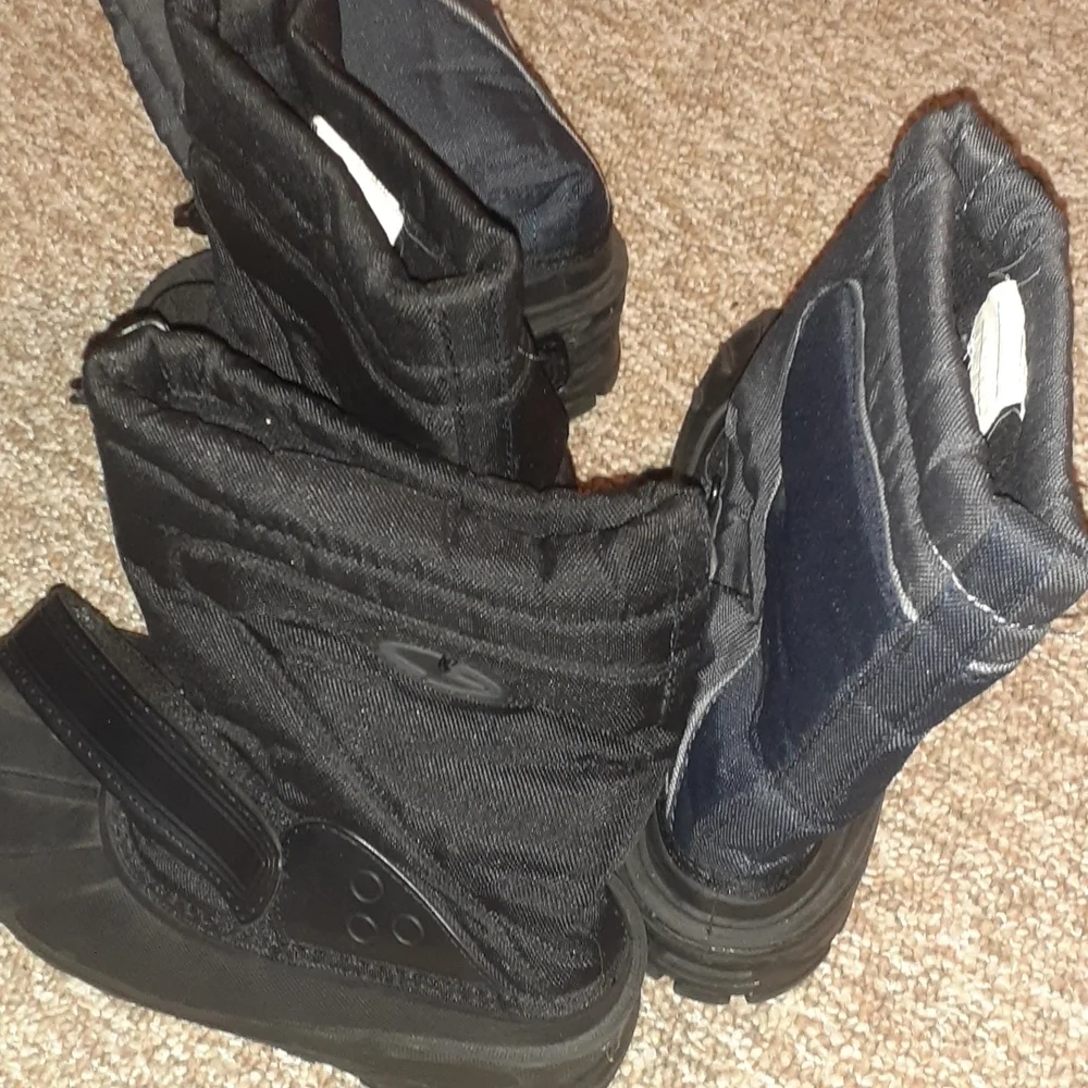 C9 Champion Black Snow Boots Winter Insulated Waterproof Bundle SIZE 1